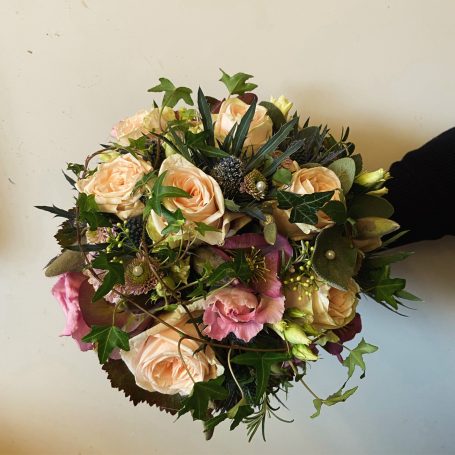 Brautstrauß mit Rosen Romantischer Brautstrauß mit Rosen in Rosa und Pink